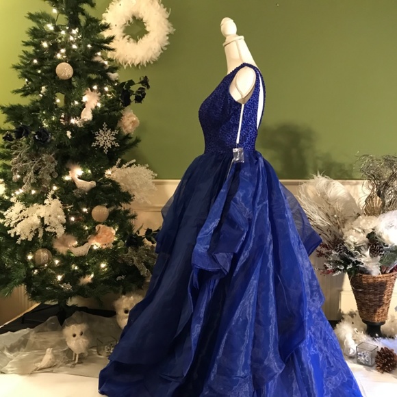 Formal evening Ball gown dress - Picture 7 of 10